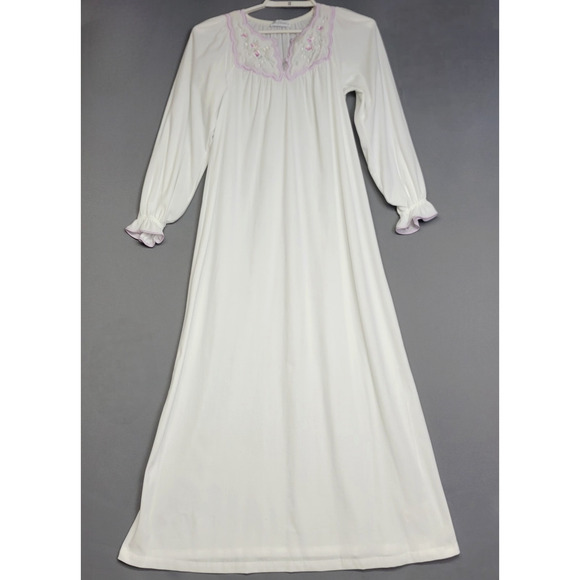 Miss Elaine Other - Vintage Miss Elaine Victorian Nightgown Womens S White Fleece Quilt Embroidered